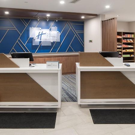 Holiday Inn Express & Suites - Moose Jaw By Ihg Exterior photo